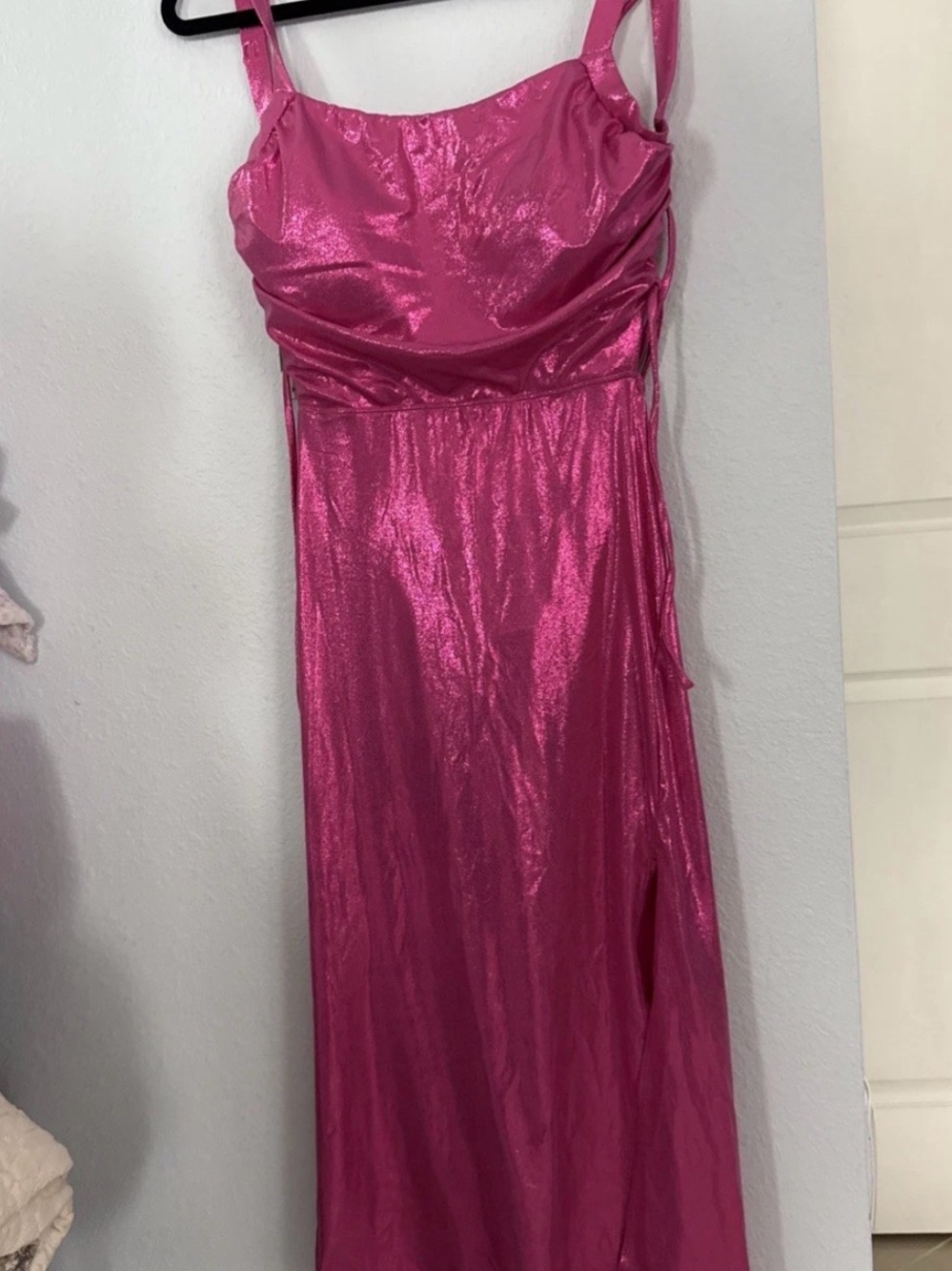 Halara women dress size L nwt padded and slit in the side